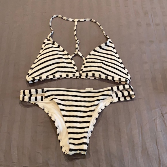 Abercrombie & Fitch Other - Abercrombie black and white bikini. Size medium.